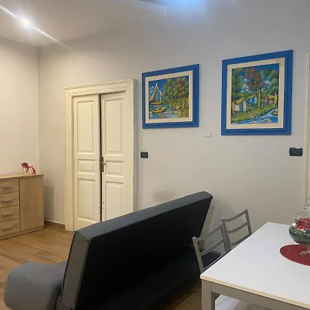 Via Rivocati 108 아파트